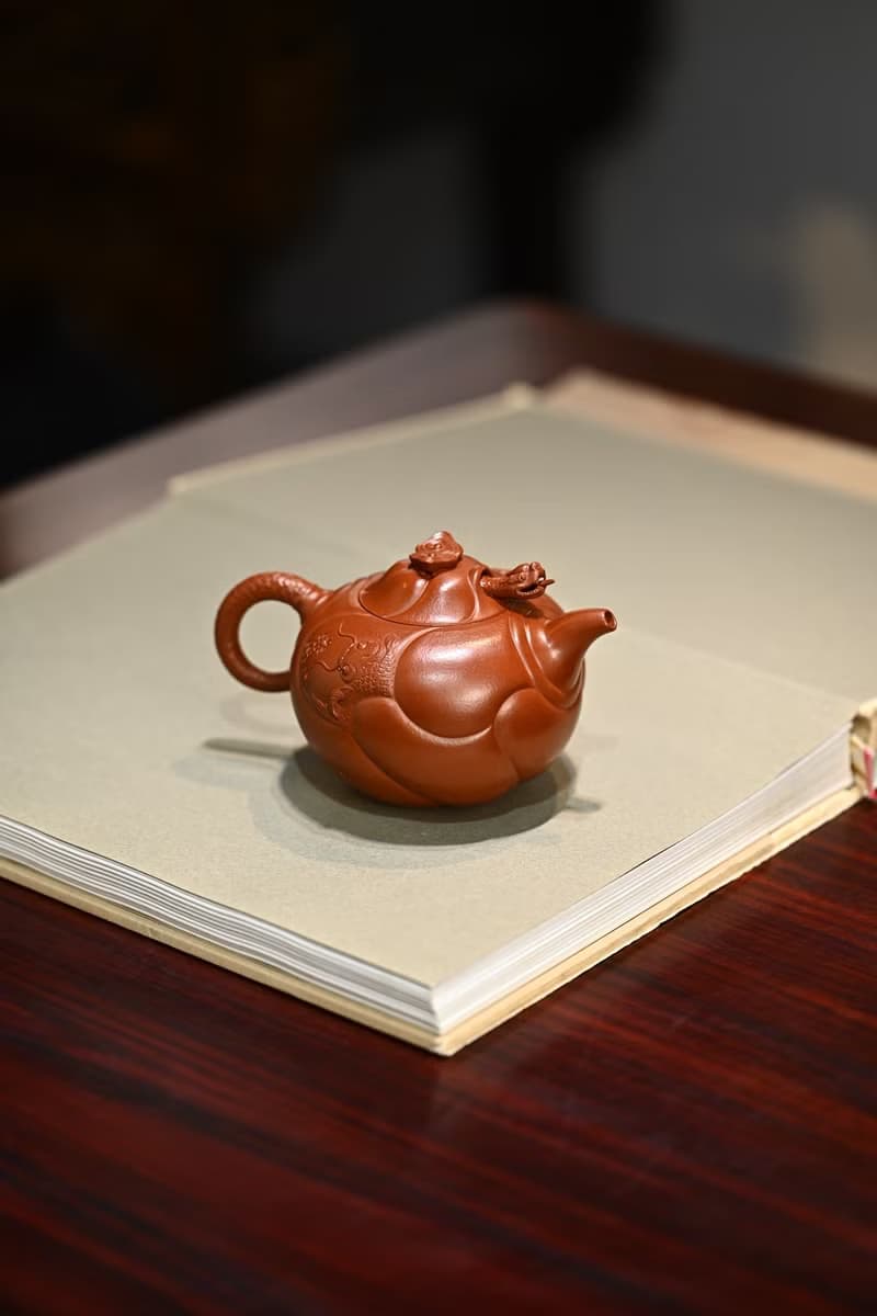 魚化龍 全手工 中青實力派王剋剋作品 容量210cc 原礦朱泥雨夜觀