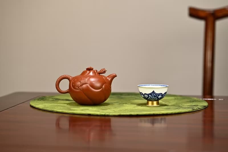 魚化龍 全手工 中青實力派王剋剋作品 容量210cc 原礦朱泥雨夜觀