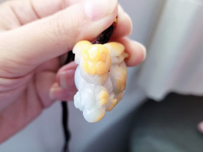 【親翠】天然翡翠 黃翡鴻運當頭硃砂紅兔王擺件兔 怪美的 附底座