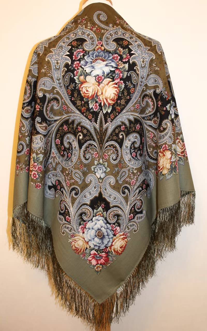 Pavlovo Posad Russian Shawl 100% Wool Scarf 125x125 cm Wrap Silk Fringe 1665-2