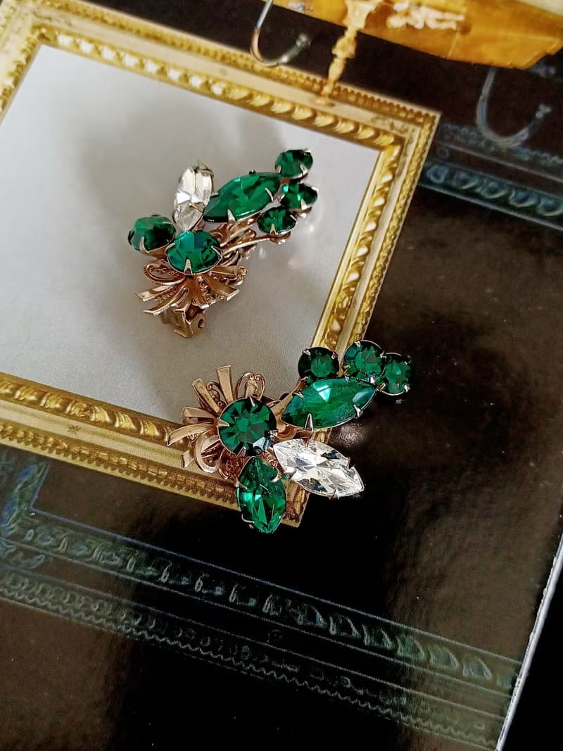 vintage jewelry 高雅綠白萊茵纏枝花卉  夾式耳環