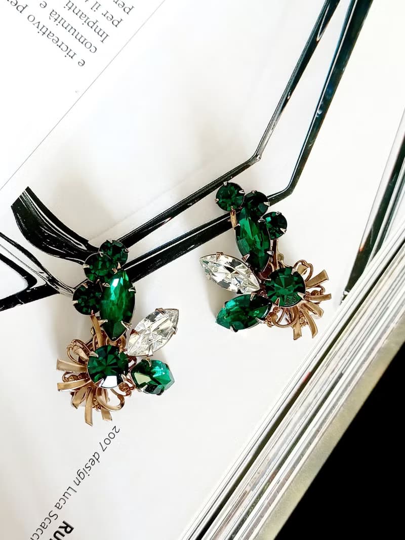 vintage jewelry 高雅綠白萊茵纏枝花卉  夾式耳環
