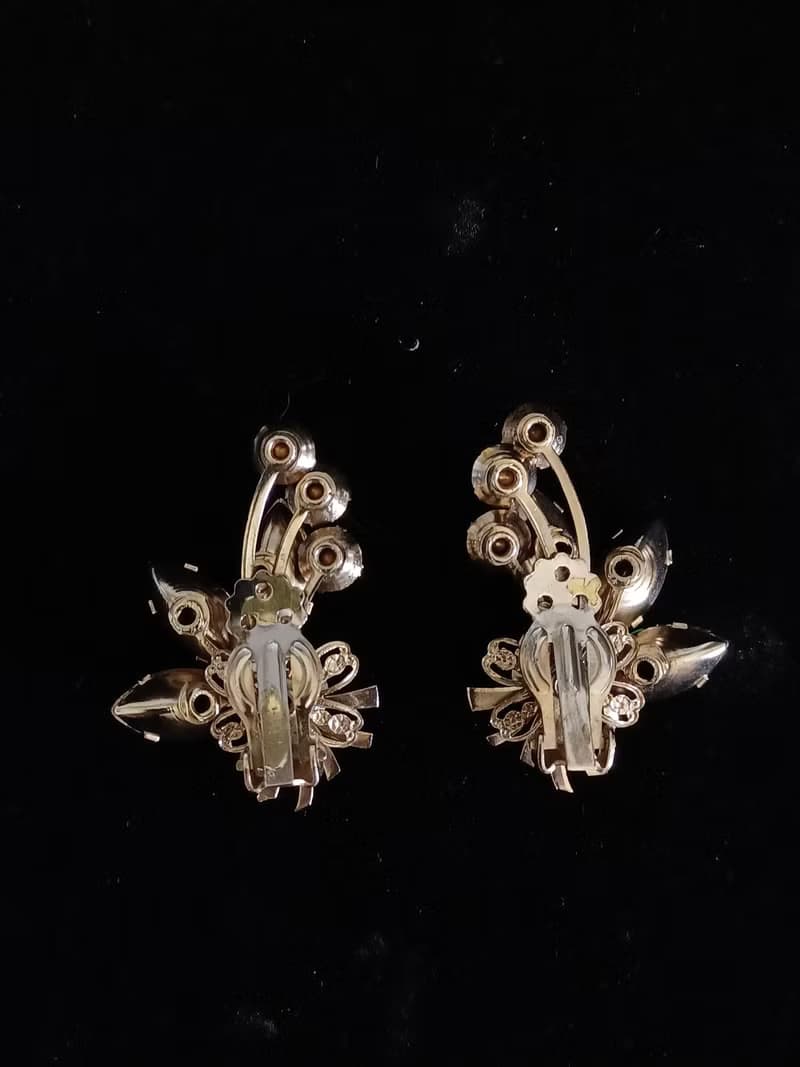 vintage jewelry 高雅綠白萊茵纏枝花卉  夾式耳環
