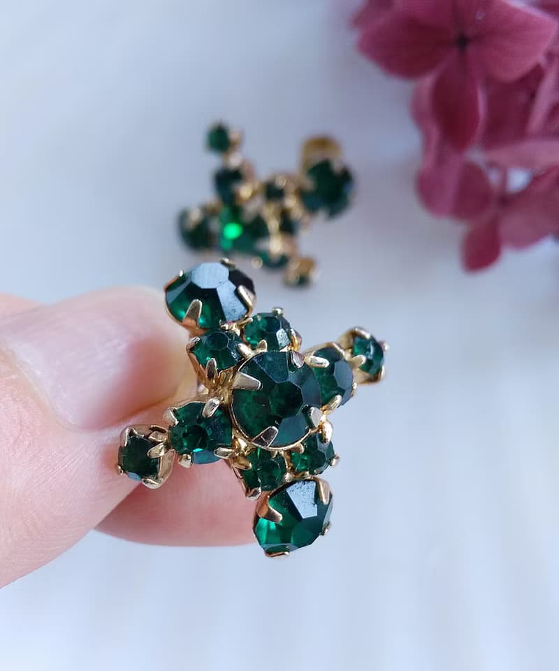 Vintage Jewelry 西洋古董飾品 十字綠萊茵 復古 栓式耳環