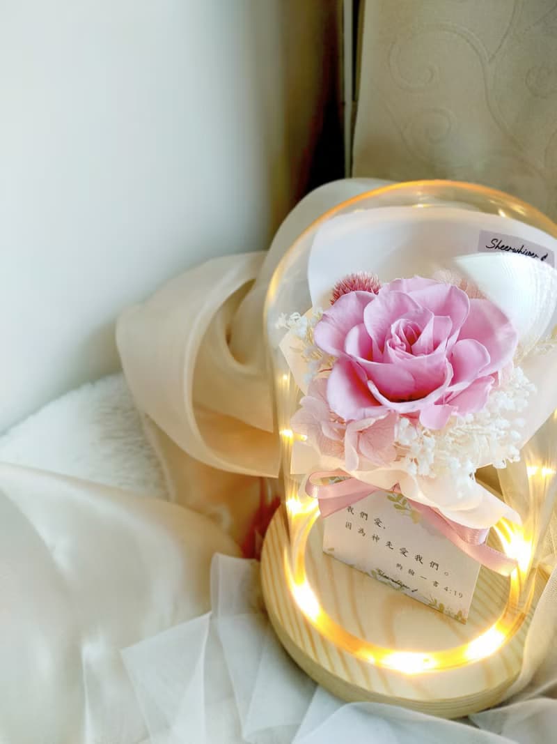 Sheer Whisper絮語藏花_迷你永生花束玻璃罩氣氛燈/玻璃盅花禮