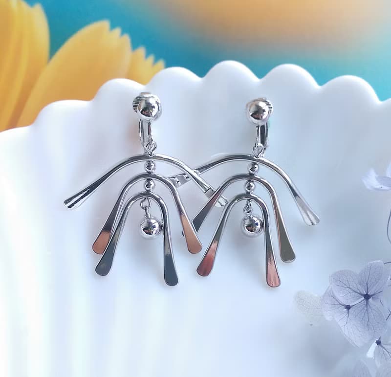 Vintage Jewelry 西洋古董飾品 AVON 銀色調 都會感 夾式耳環