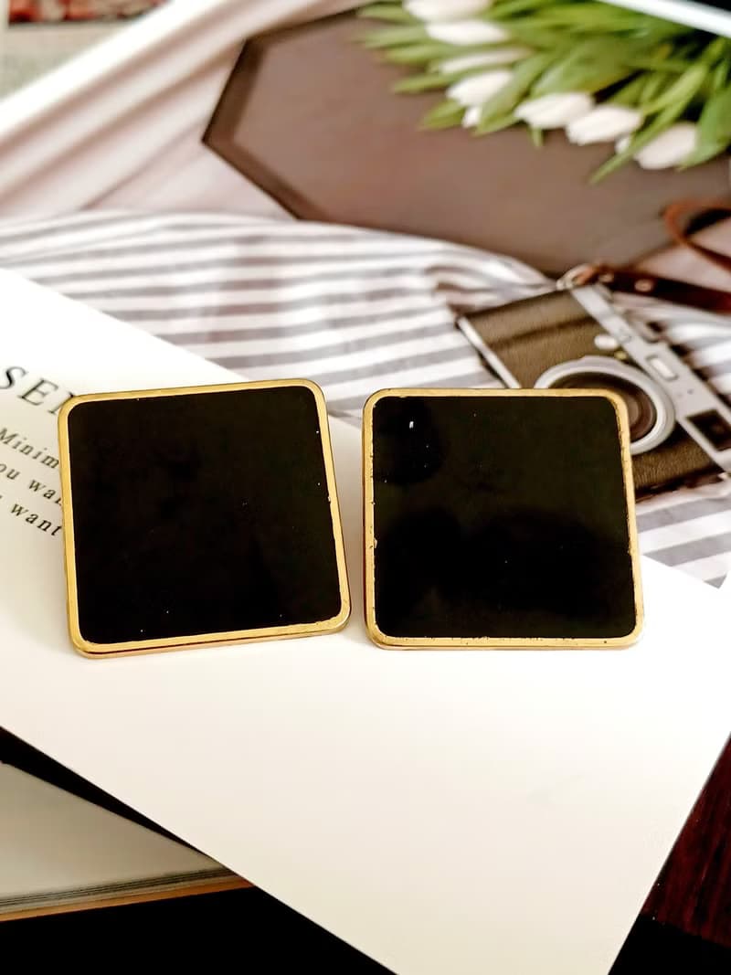 vintage jewelry  Monet 古典黑琺瑯方金框形 夾式耳環