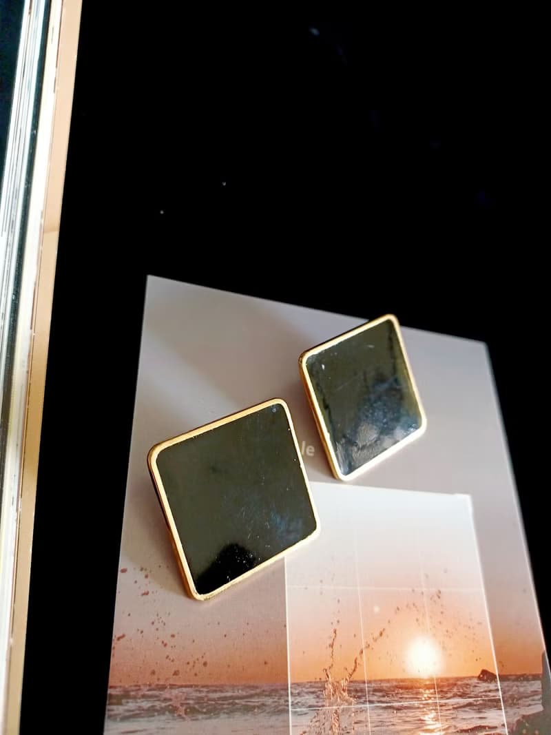 vintage jewelry  Monet 古典黑琺瑯方金框形 夾式耳環