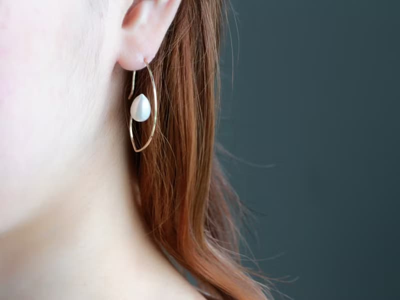 14kgf- floating drop pearl pierced earrings