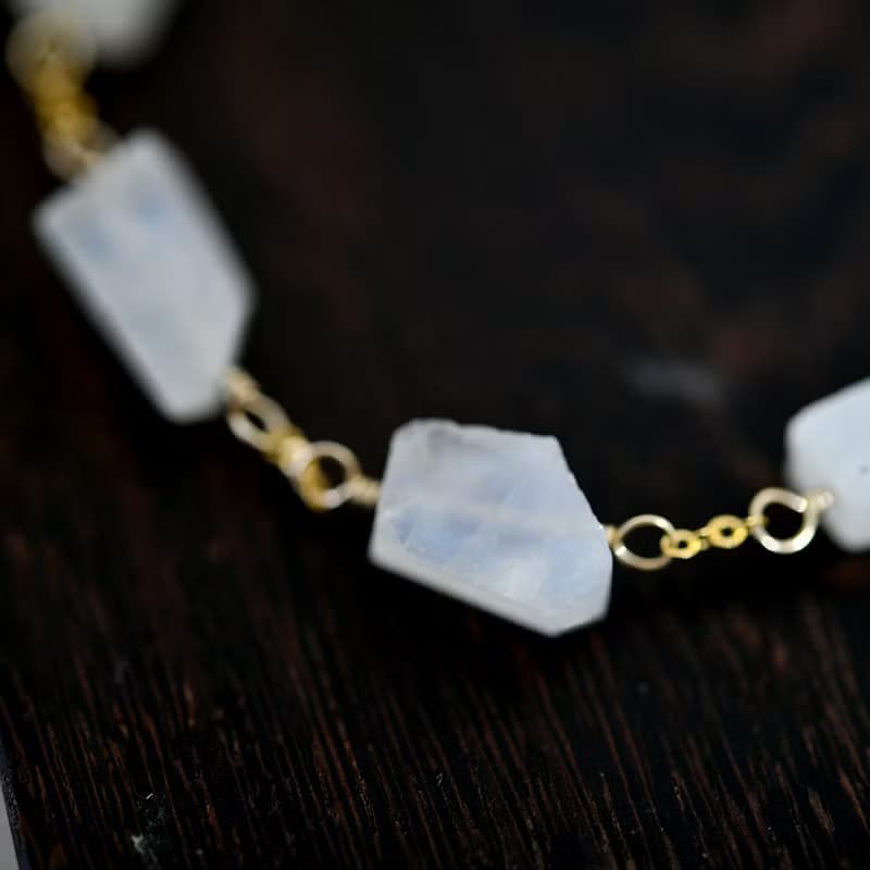 数量限定　愛を深める レア原石 ムーンストーンのブレスレット　6月誕生石