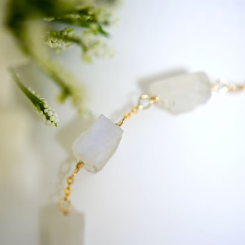 数量限定　愛を深める レア原石 ムーンストーンのブレスレット　6月誕生石