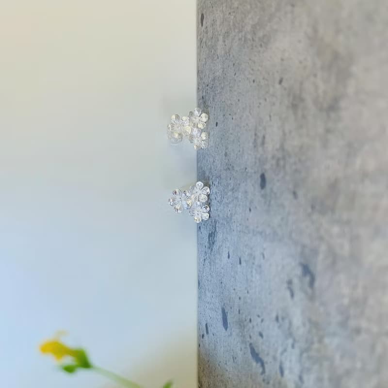 925純銀 / 花系列 - 花兒朵朵耳針 • 優雅氣質