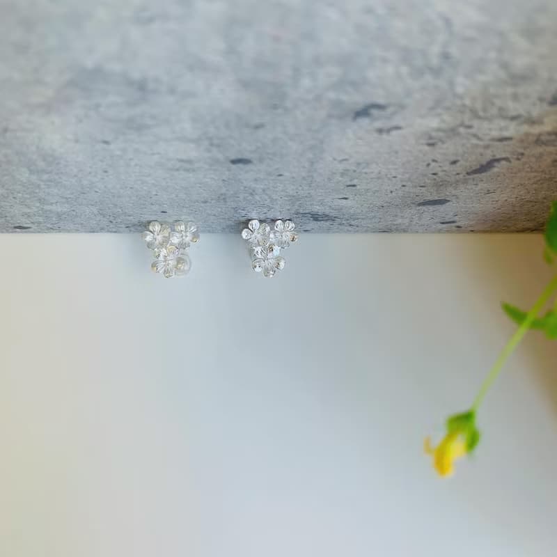 925純銀 / 花系列 - 花兒朵朵耳針 • 優雅氣質
