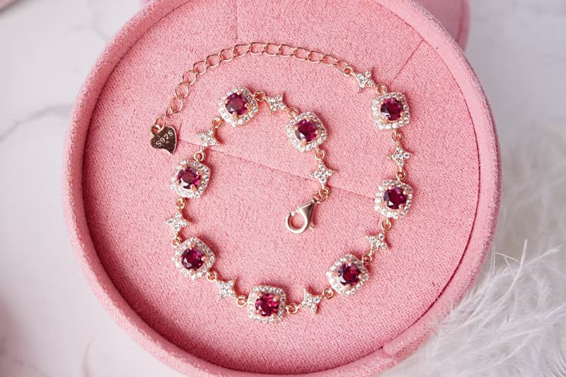 Natural Rhodolite Garnet Bracelet Sterling Silver 925 With Rosegold Plated.