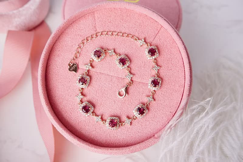 Natural Rhodolite Garnet Bracelet Sterling Silver 925 With Rosegold Plated.