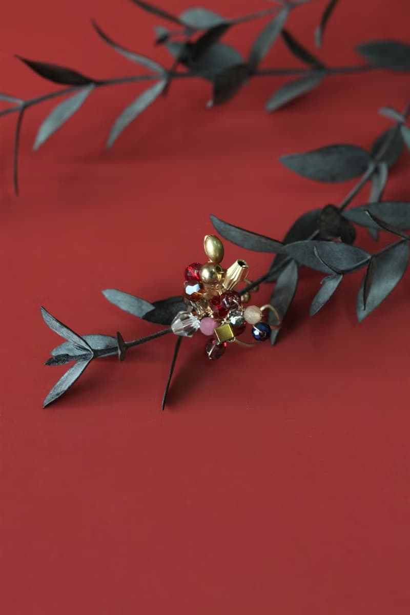 【聖誕飾品】 雪花之紅精靈14K注金耳骨夾一只+馬口鐵球禮
