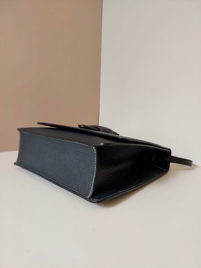 母親節優惠中古二手Loewe藍黑色凱莉側背孭斜皮革小包單肩手袋