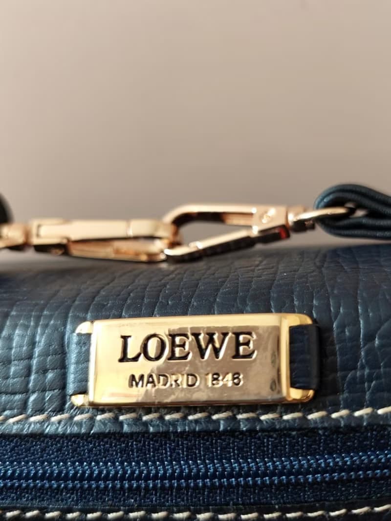 母親節優惠中古二手Loewe藍黑色凱莉側背孭斜皮革小包單肩手袋