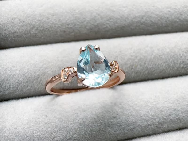 1.2ct 天然藍托帕石 純銀戒指 優雅水滴 清透晶體 火光閃耀 生日
