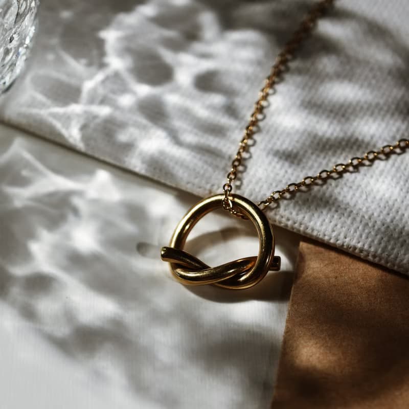 【禮物】Eternity Knot Necklace 金色永恆結簡約風格項鍊