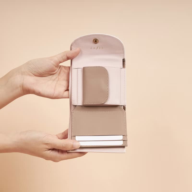 TRIFOLD leather wallet in Sakura pink-taupe