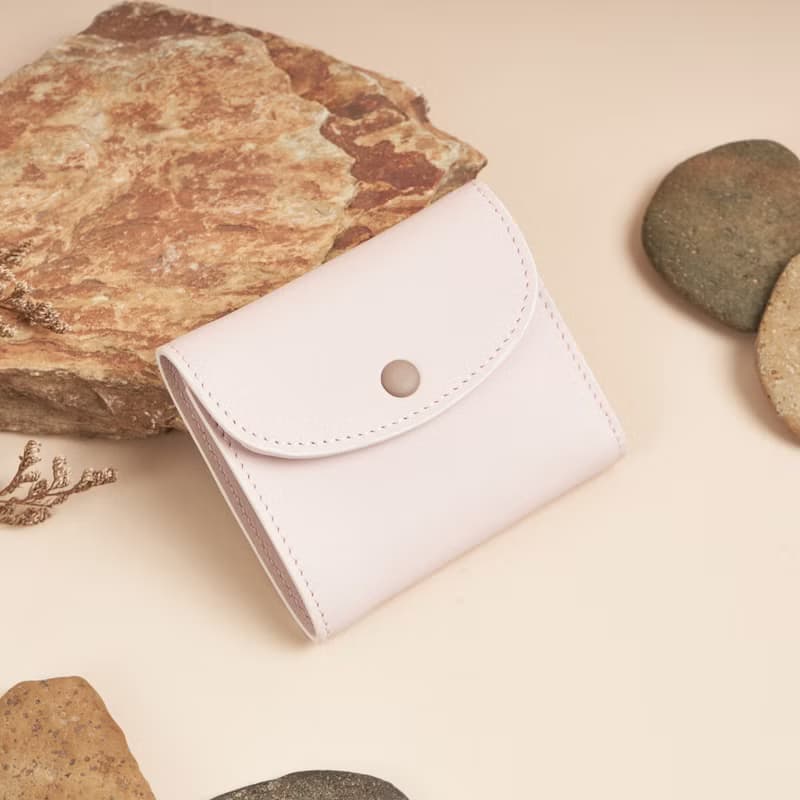 TRIFOLD leather wallet in Sakura pink-taupe