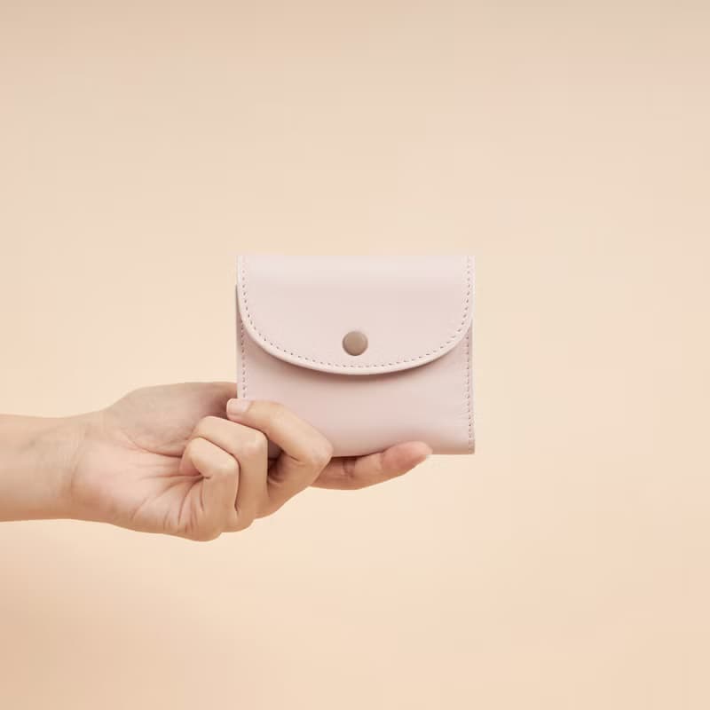 TRIFOLD leather wallet in Sakura pink-taupe