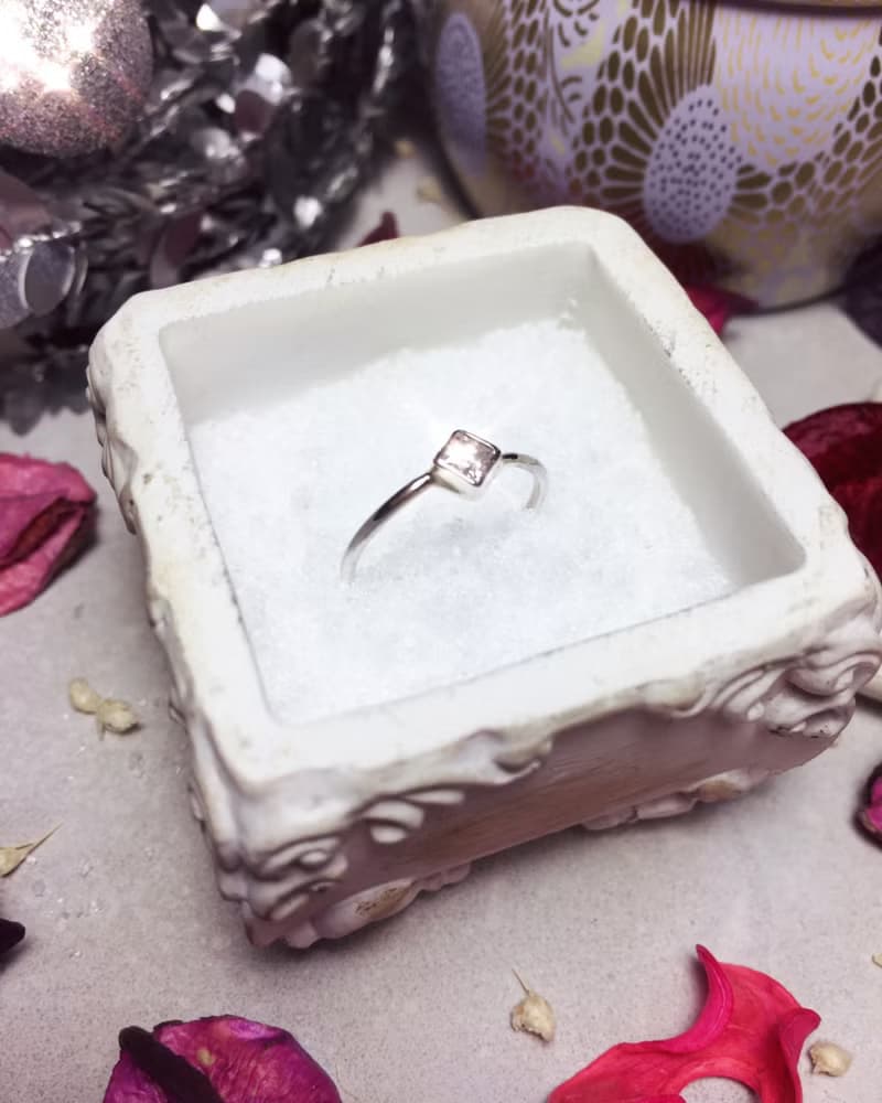 MIH 金工首飾 | 小公主 方鑽純銀戒指 sterling silver ring