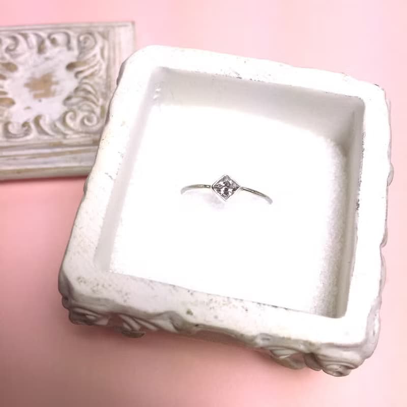 MIH 金工首飾 | 小公主 方鑽純銀戒指 sterling silver ring