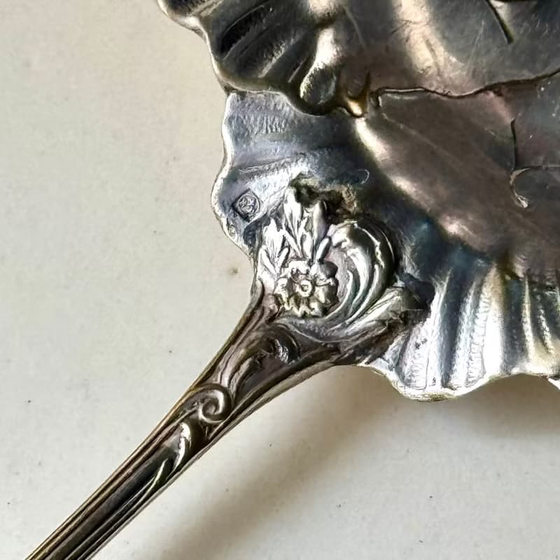 50655-迷人法國古董花朵造型鍍銀濾茶匙