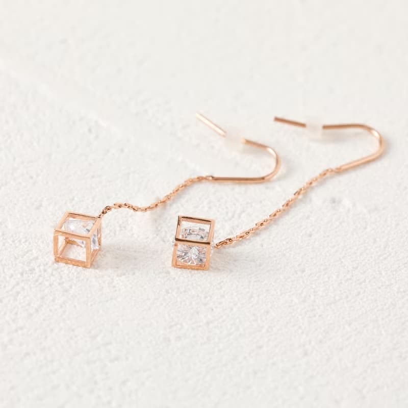 sway-cube pierced earring PG　ニッケルフリーピアス　キューブが揺れるおしゃれなシンプルデザイン ピンクゴールド
