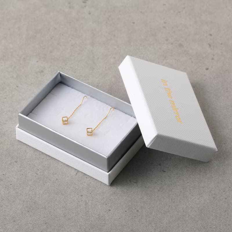 sway-cube pierced earring PG　ニッケルフリーピアス　キューブが揺れるおしゃれなシンプルデザイン ピンクゴールド