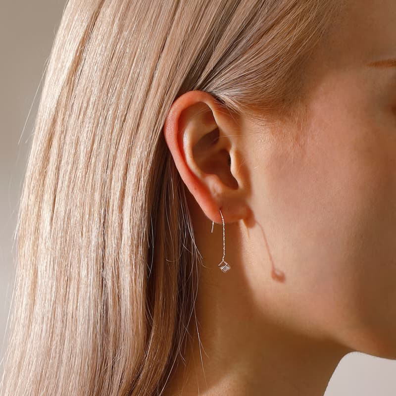 sway-cube pierced earring PG　ニッケルフリーピアス　キューブが揺れるおしゃれなシンプルデザイン ピンクゴールド