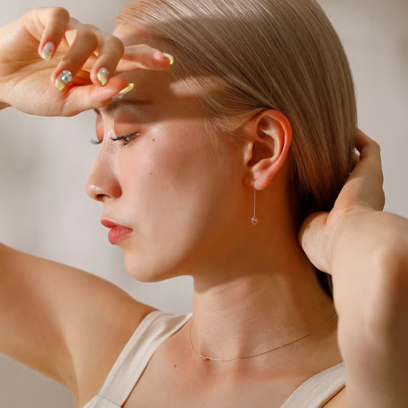 sway-cube pierced earring PG　ニッケルフリーピアス　キューブが揺れるおしゃれなシンプルデザイン ピンクゴールド