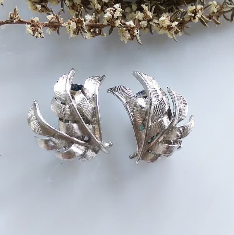 Vintage Jewelry 西洋古董飾品 銀色調 葉羽翼 夾式耳環