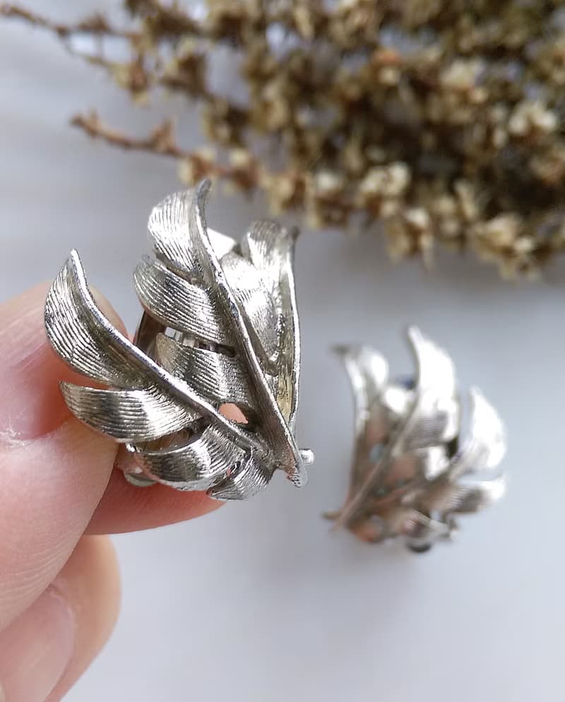 Vintage Jewelry 西洋古董飾品 銀色調 葉羽翼 夾式耳環