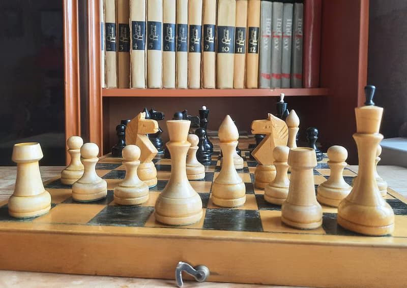 Small model Oredezh Soviet chess set 1969 — 56 years old wooden chess vintage