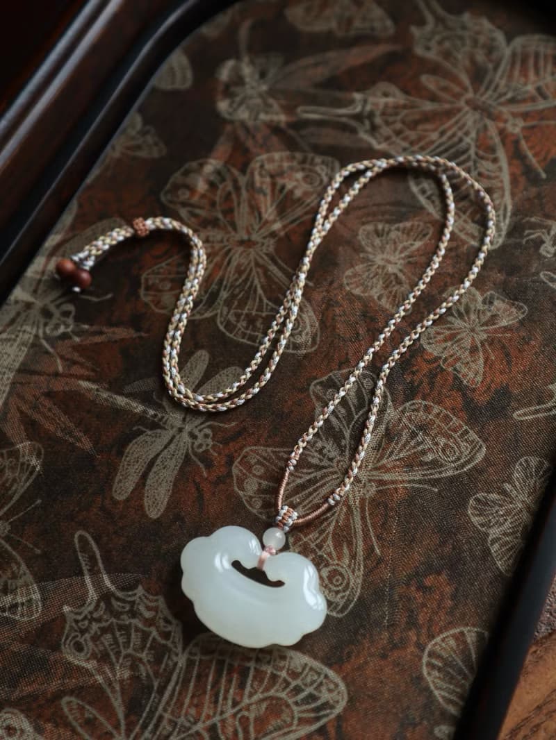 天然和田玉如意鎖吊墜項鏈冰底羊脂玉如意鎖脂份細膩如意順遂平安