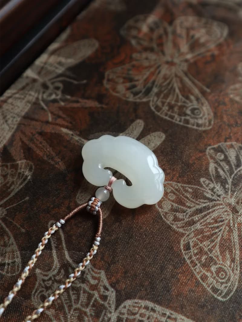 天然和田玉如意鎖吊墜項鏈冰底羊脂玉如意鎖脂份細膩如意順遂平安