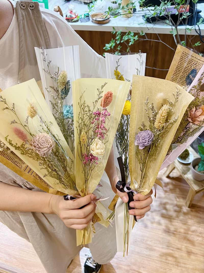 長型小花束 /  不挑款 僅挑色系 可大量訂 /  乾燥花 索拉花 花束