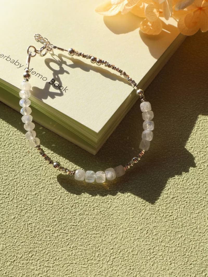 白無垢。月光石鑽切 S925純銀 時髦水晶手鍊