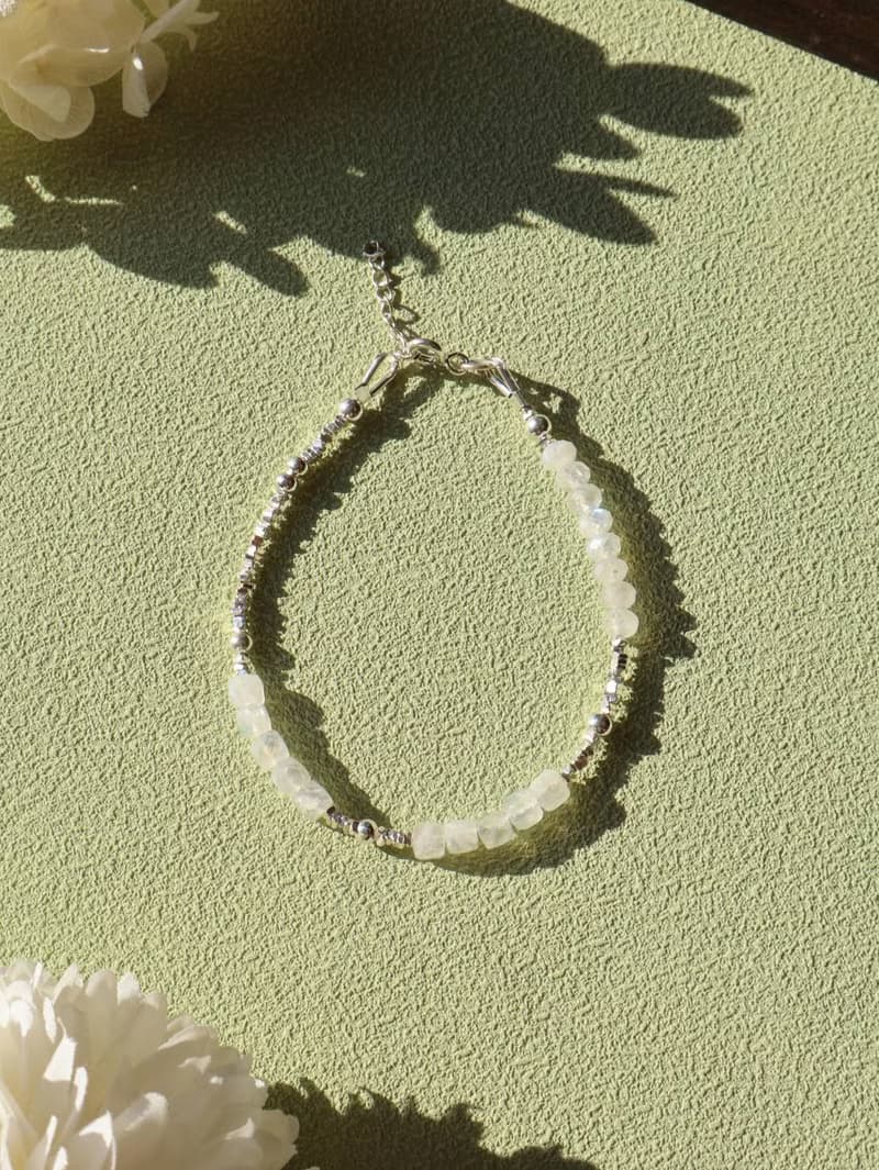 白無垢。月光石鑽切 S925純銀 時髦水晶手鍊