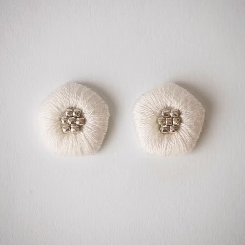 刺繍ピアスorイヤリング　桜　春　和装/入園式/入学式/前撮り