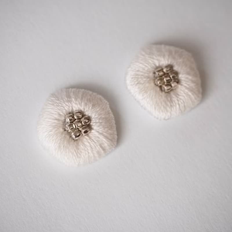 刺繍ピアスorイヤリング　桜　春　和装/入園式/入学式/前撮り