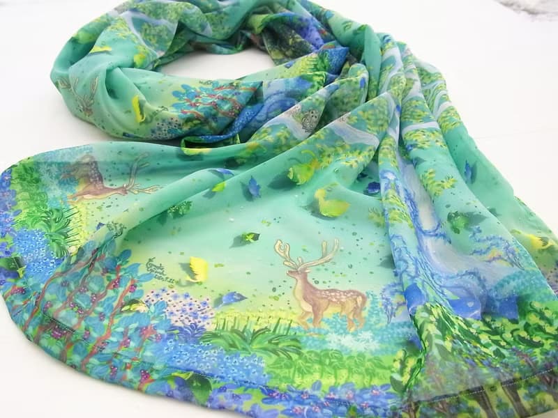 二週間【Forest with owls and deer】アートシフォンストール　スカーフ　ショール　母の日　ファッション小物　緑　かわいい