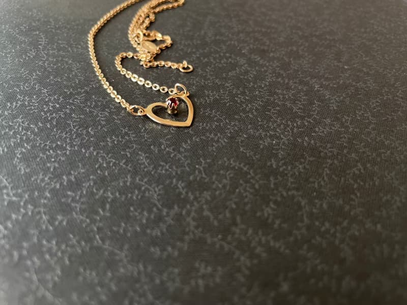 古董AVON 1977年金色一月愛心萊茵石項鍊  N139