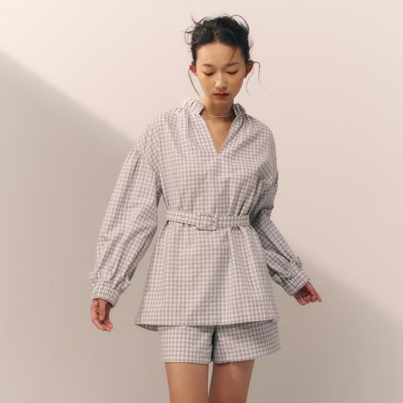 落肩澎袖腰帶上衣 /小灰格