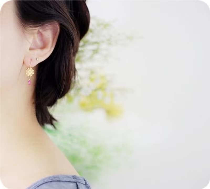 菊とローズピンク クォーツのピアス/イヤリング可　4月誕生石