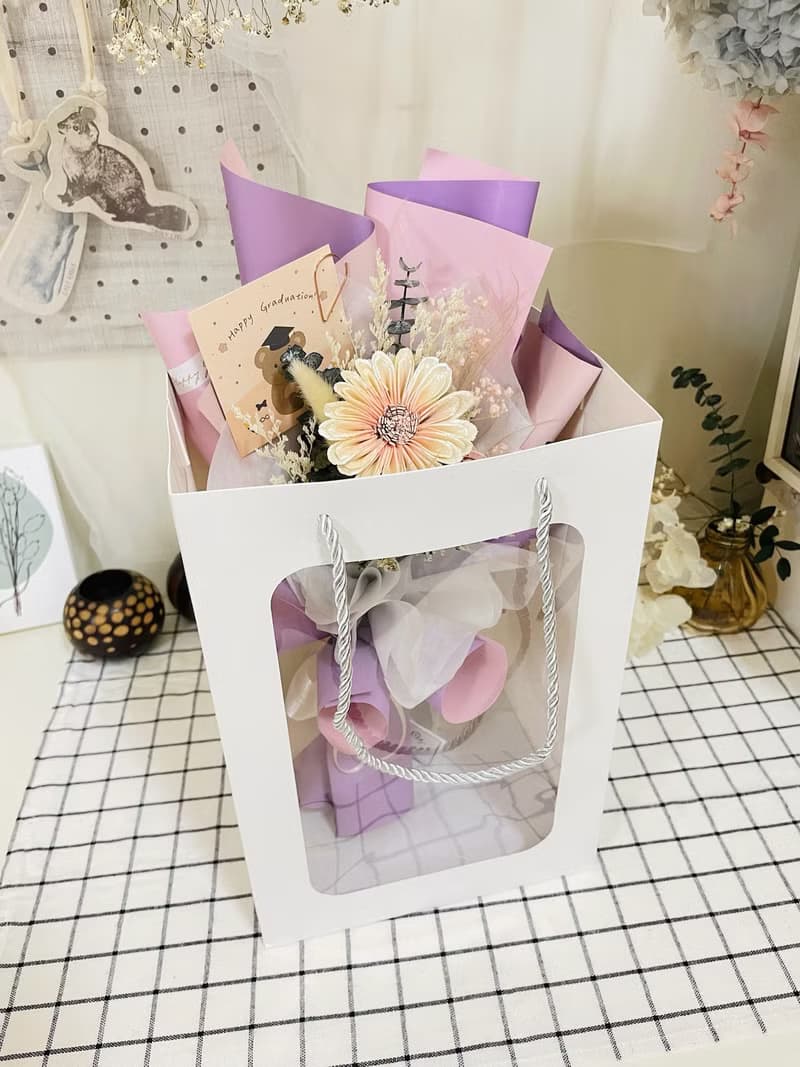 小款花束/永生花/索拉花/乾燥花/贈祝賀小卡+花禮提袋