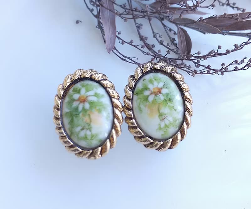 Vintage Jewelry 西洋古董飾品 雛菊手工手繪 清新 夾式耳環